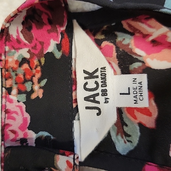 Cold shoulder halter dress - NWOT - Picture 6 of 13